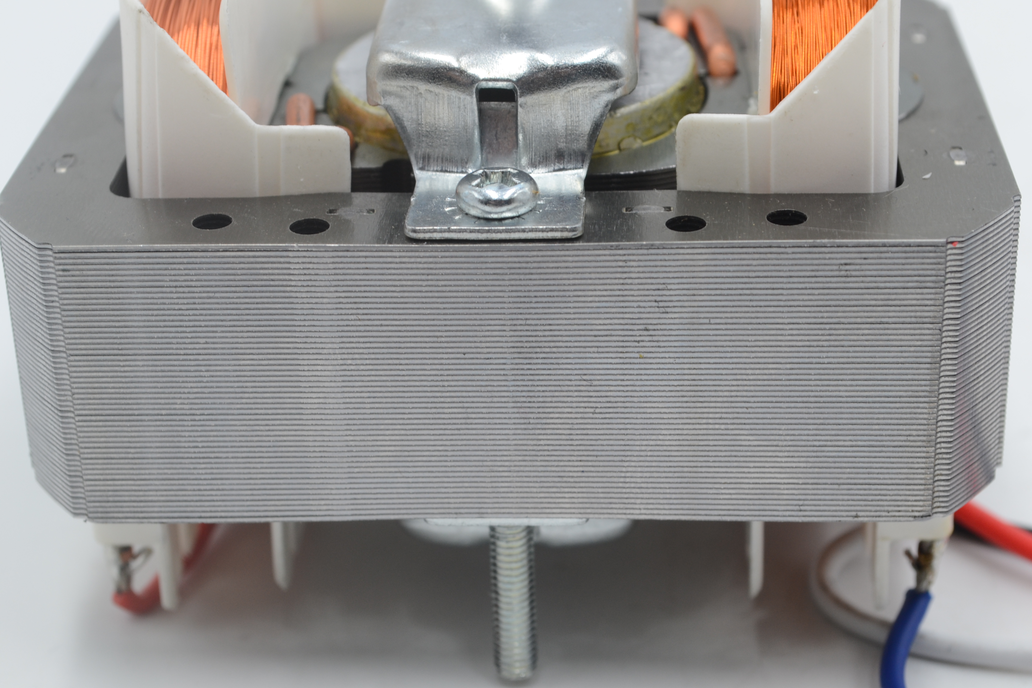 Detalle del estator del motor de campana extractora YK-8425-90